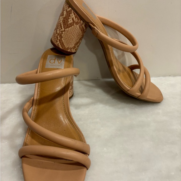 DV Dolce Vita Women's Size 9 Tan Open Toe Snake Round Heel Slip On Sandals - Picture 4 of 6